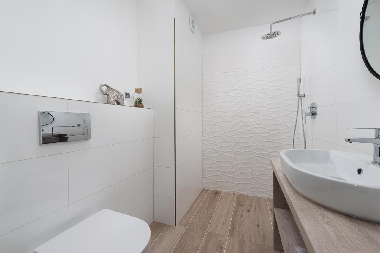 Roza Baltyku - Apartamenty I Pokoje A Dębki Kültér fotó